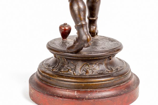 Artcession-enfant à la toupie