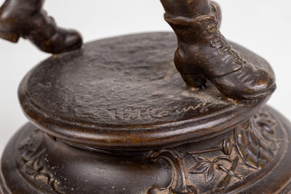 Artcession-enfant à la toupie