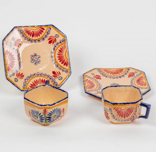 Artcession-Paire de tasses HENRIOT Quimper signées numérotées