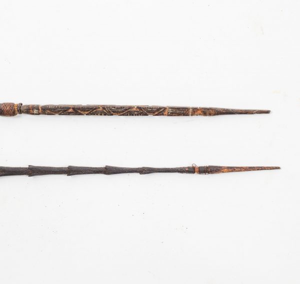 Artcession-Paire de lances Korrigane Nouvelle Guinée Ile Salomon